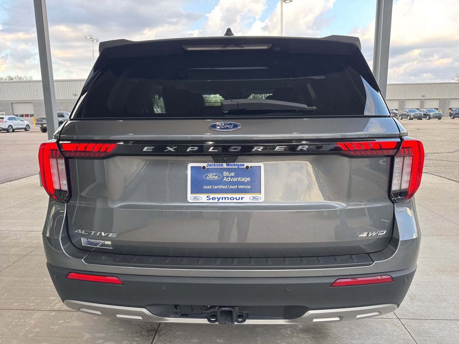 Certified 2025 Ford Explorer Active w/ Active Comfort Package AWD/4WD image 6
