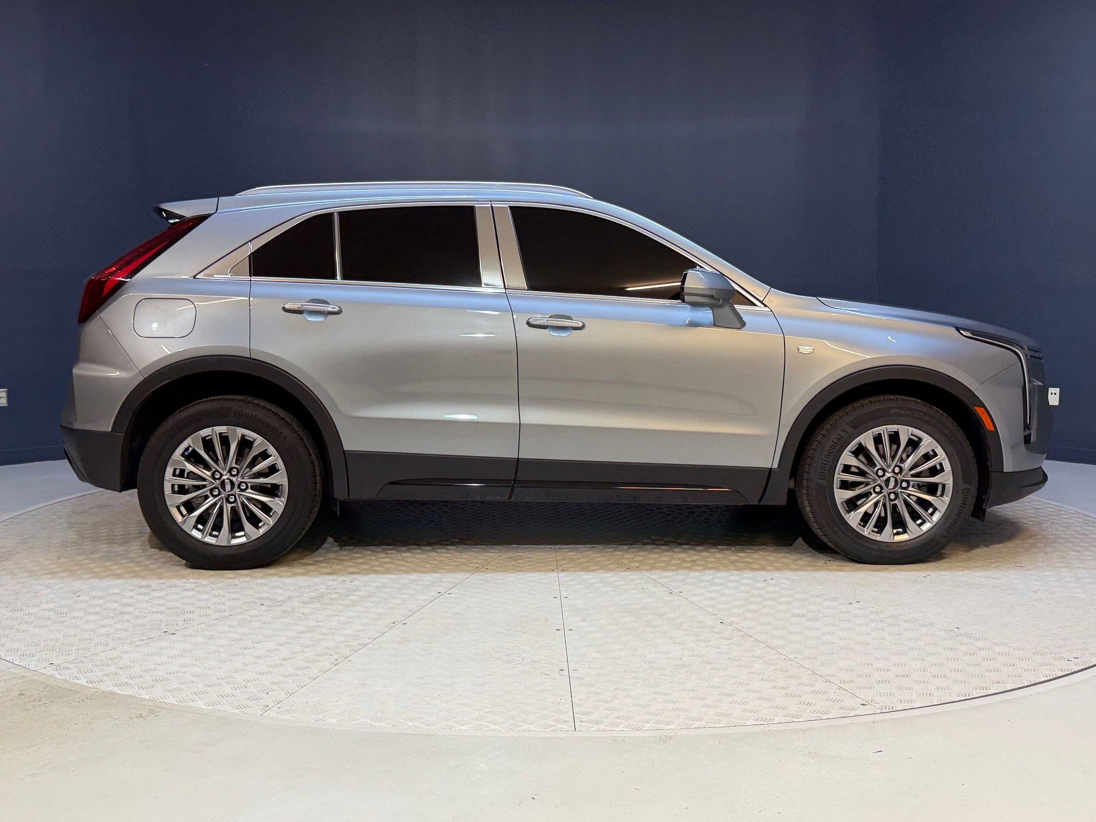 Certified 2024 Cadillac XT4 Premium Luxury image 8