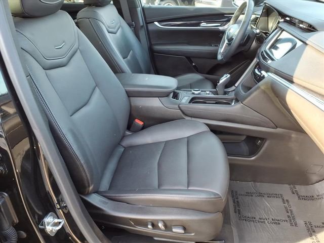 Used 2023 Cadillac XT5 Premium Luxury w/ LPO, Floor Liner Package image 23