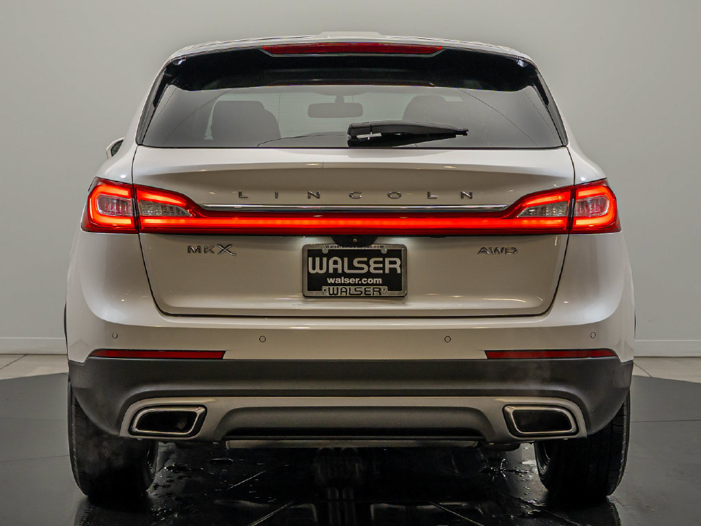 Used 2016 Lincoln MKX Select w/ Select Plus Package AWD/4WD image 6