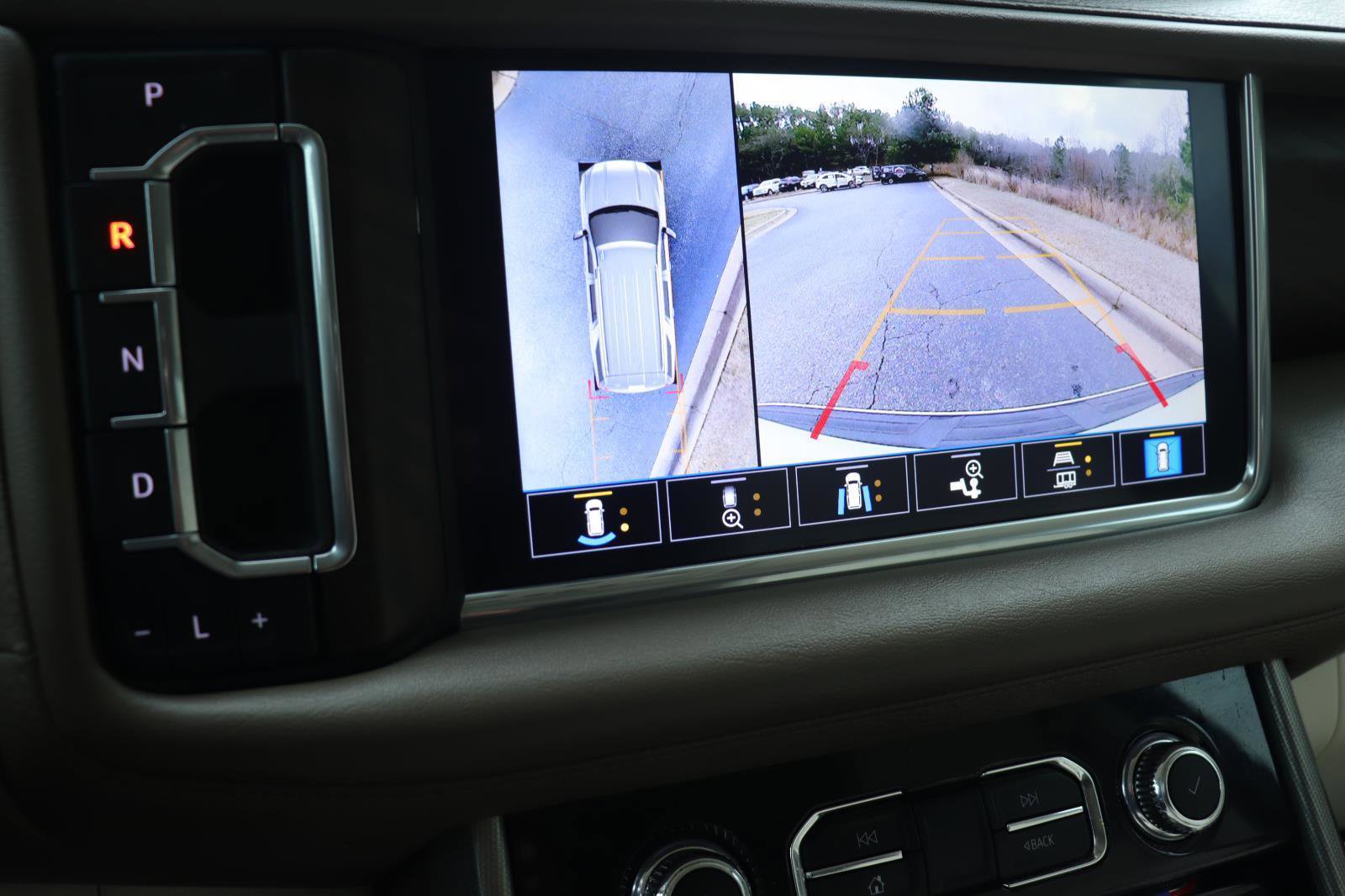 Used 2021 GMC Yukon Denali w/ Denali Premium Package image 37