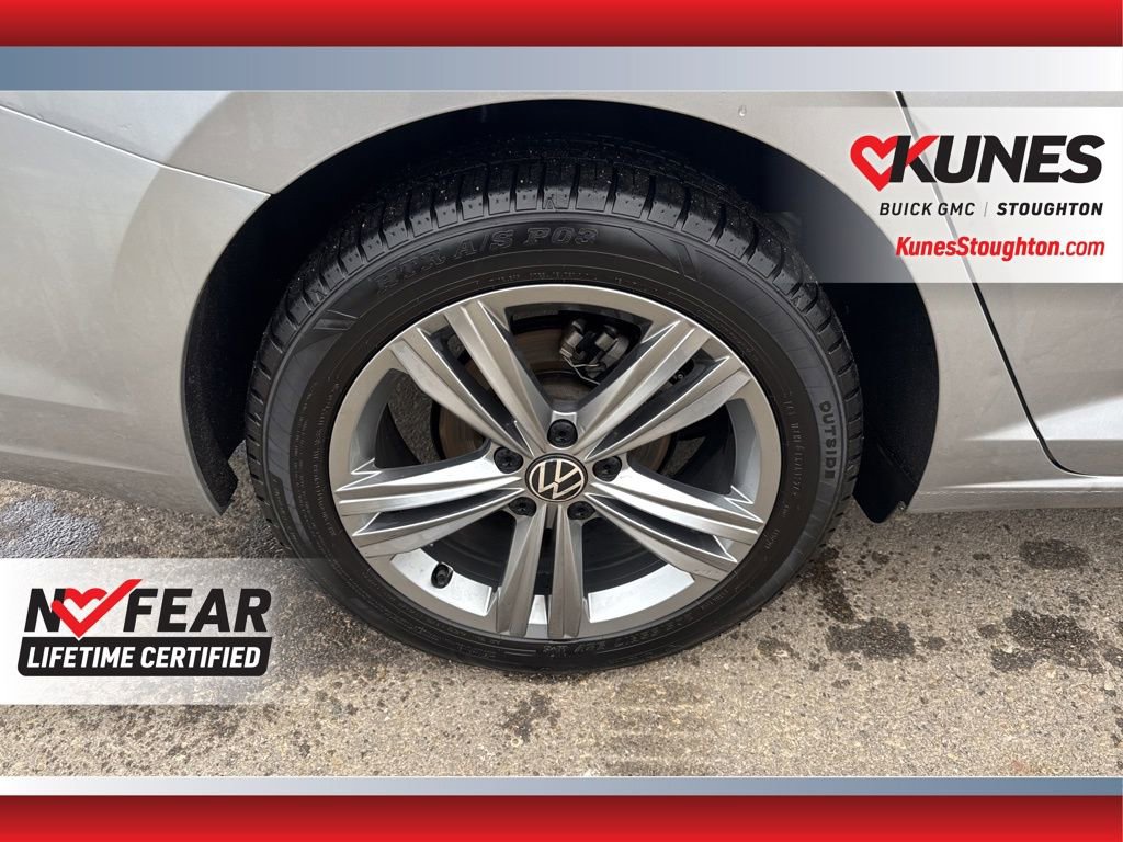 Used 2024 Volkswagen Jetta SE image 13