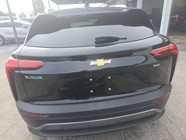 Used 2024 Chevrolet Blazer EV LT AWD/4WD image 3