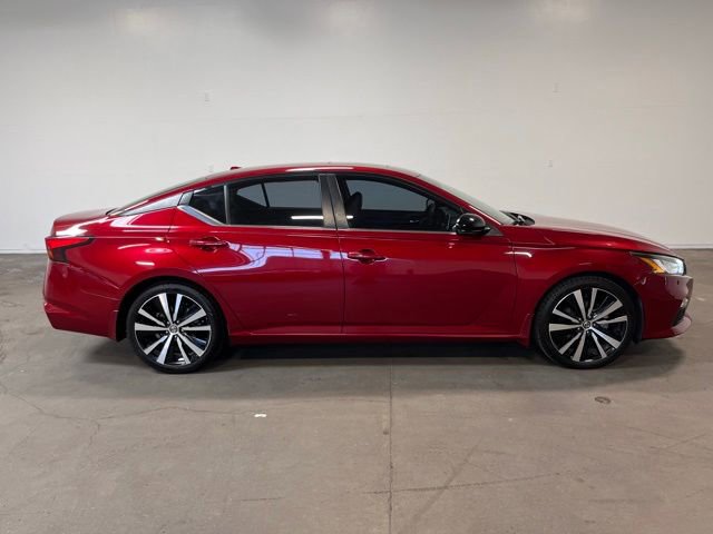 Used 2019 Nissan Altima 2.5 SR w/ SR Premium Package FWD image 2