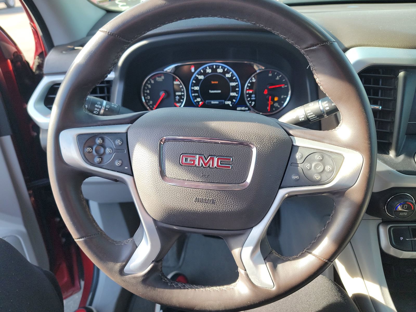 Used 2023 GMC Acadia SLT w/ Technology Package image 10