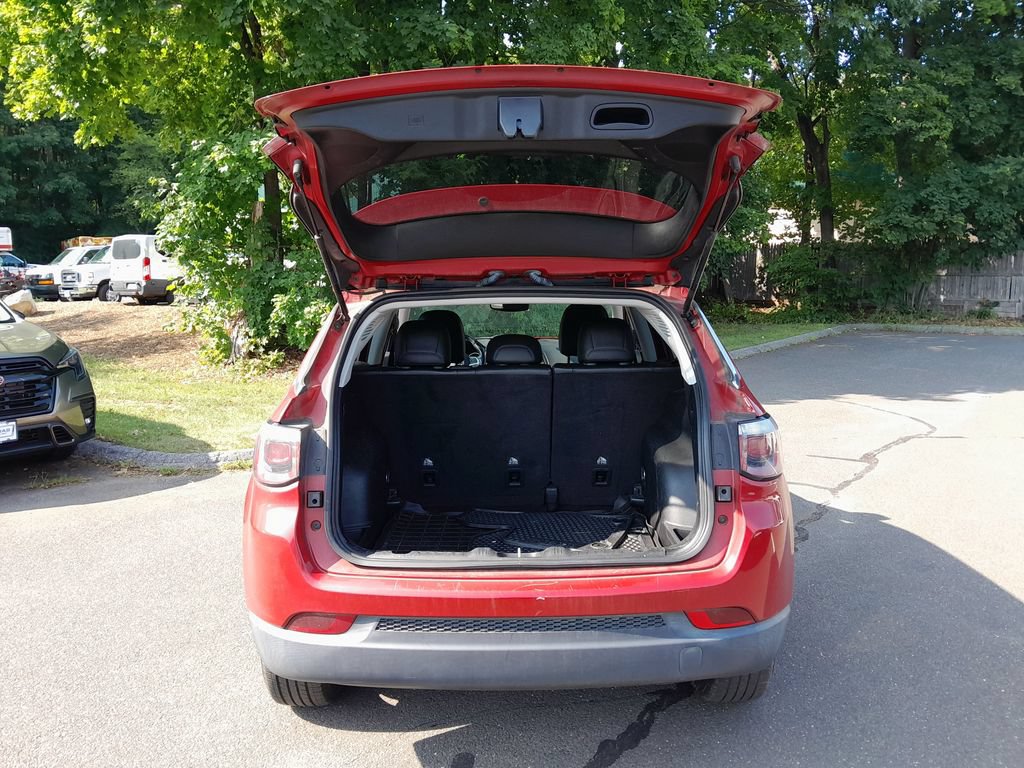 Used 2019 Jeep Compass Latitude w/ Popular Equipment Group AWD/4WD image 32