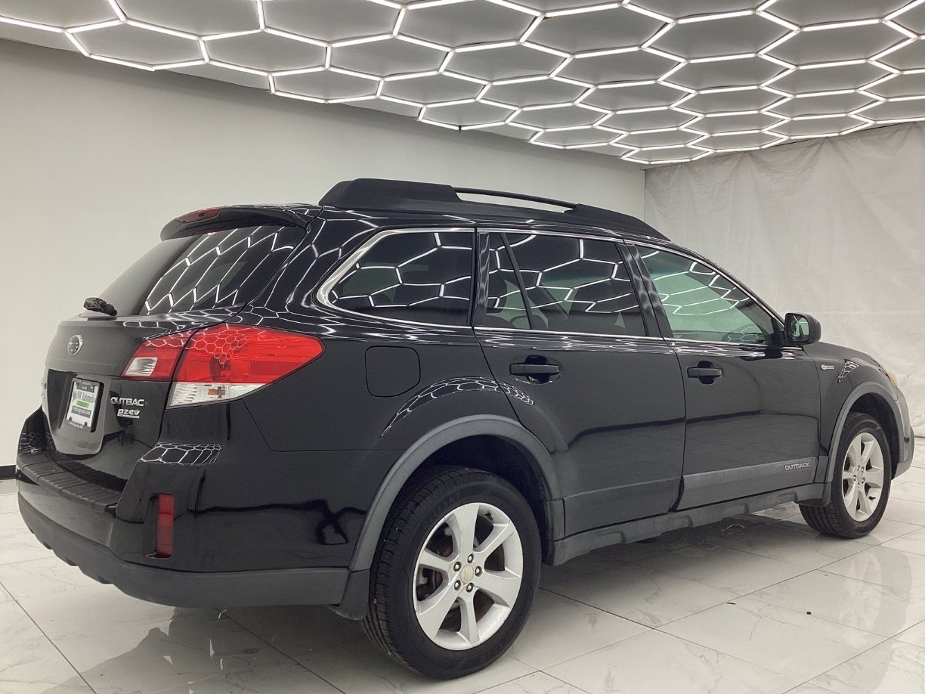 Used 2013 Subaru Outback 2.5i Premium w/ All-Weather Pkg image 12