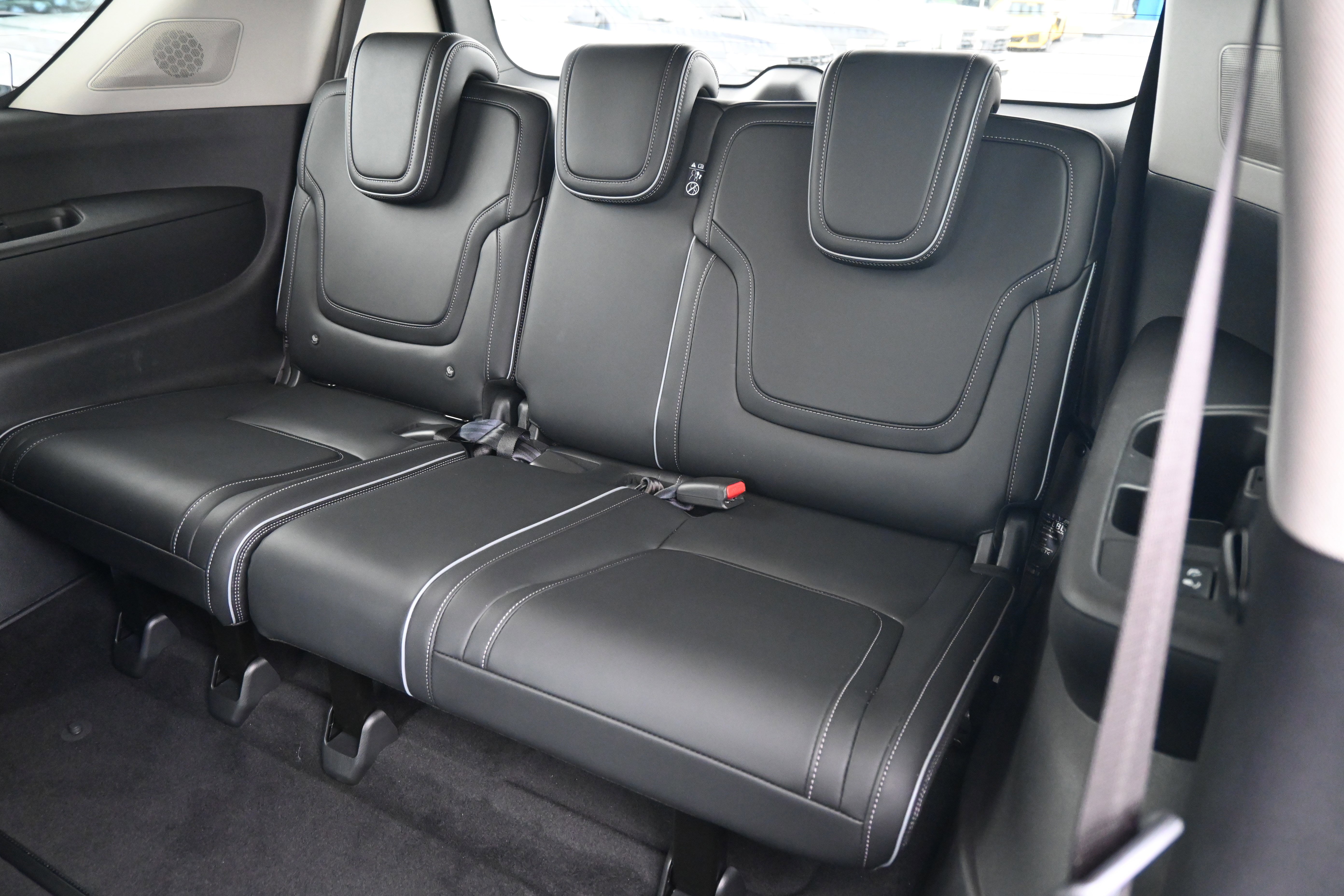 Used 2026 INFINITI QX80 Luxe RWD image 31