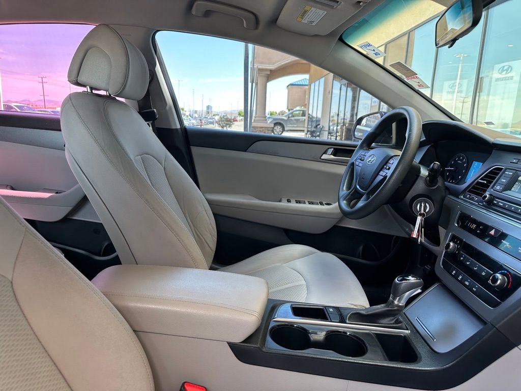 Used 2017 Hyundai Sonata SE image 28