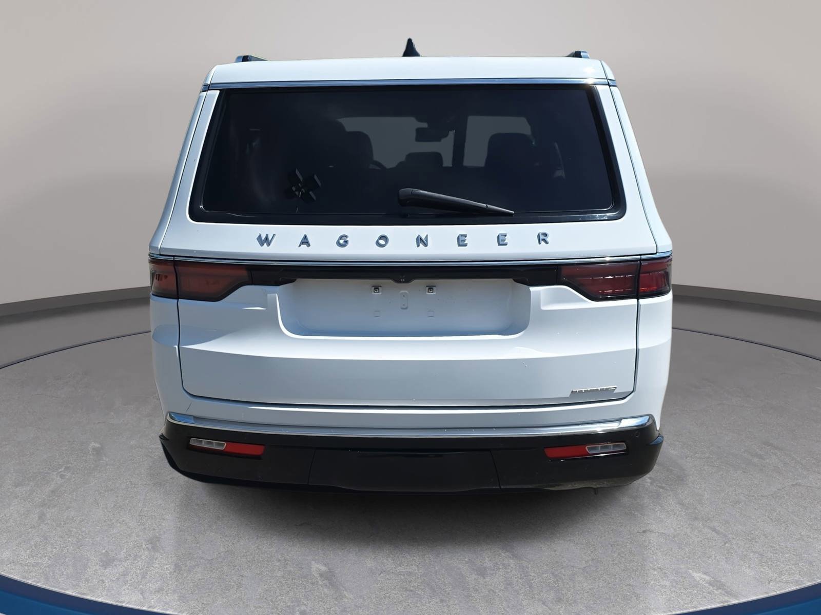Used 2024 Jeep Wagoneer L Series II w/ Flexible Seating Group RWD image 6