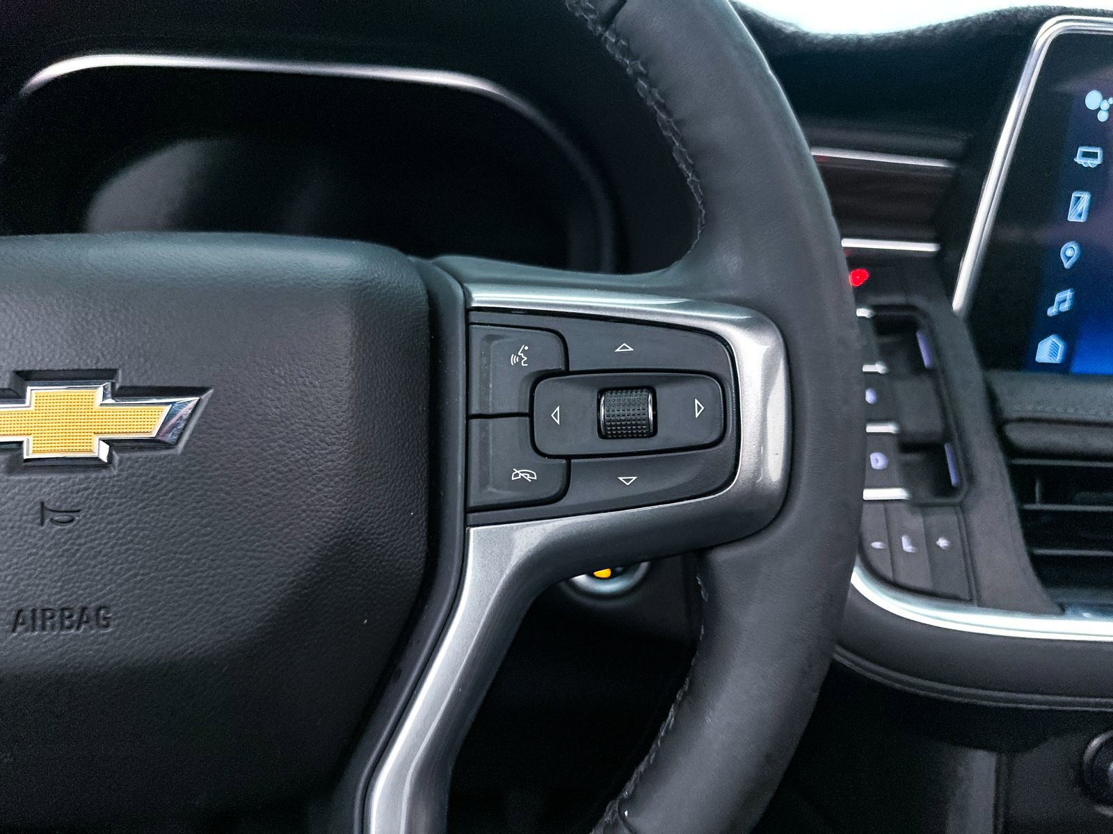 Used 2024 Chevrolet Tahoe LT w/ LT Signature Package AWD/4WD image 32