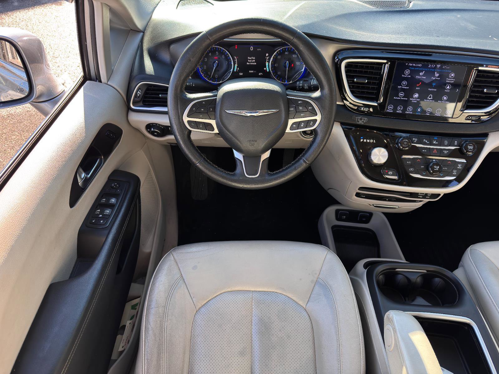 Used 2020 Chrysler Pacifica Touring-L Plus image 27