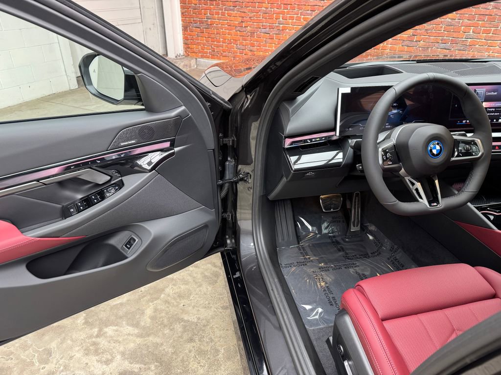 New 2026 BMW i5 eDrive40 w/ M Sport Package image 9