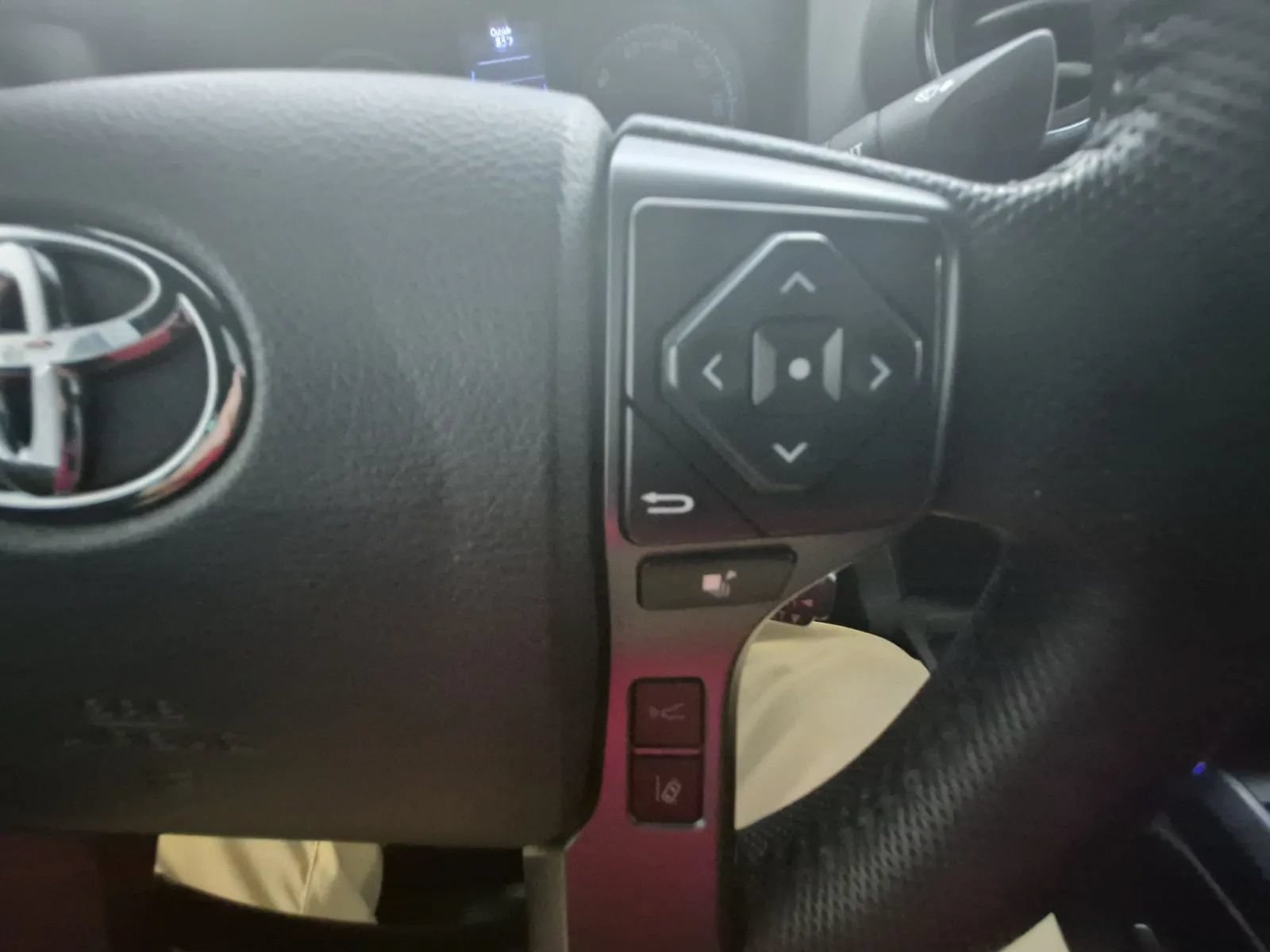 Used 2021 Toyota Tacoma TRD Off-Road w/ TRD Premium Off Road Package AWD/4WD image 28