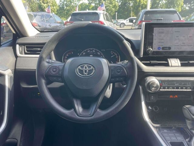 Used 2025 Toyota RAV4 XLE AWD/4WD image 15