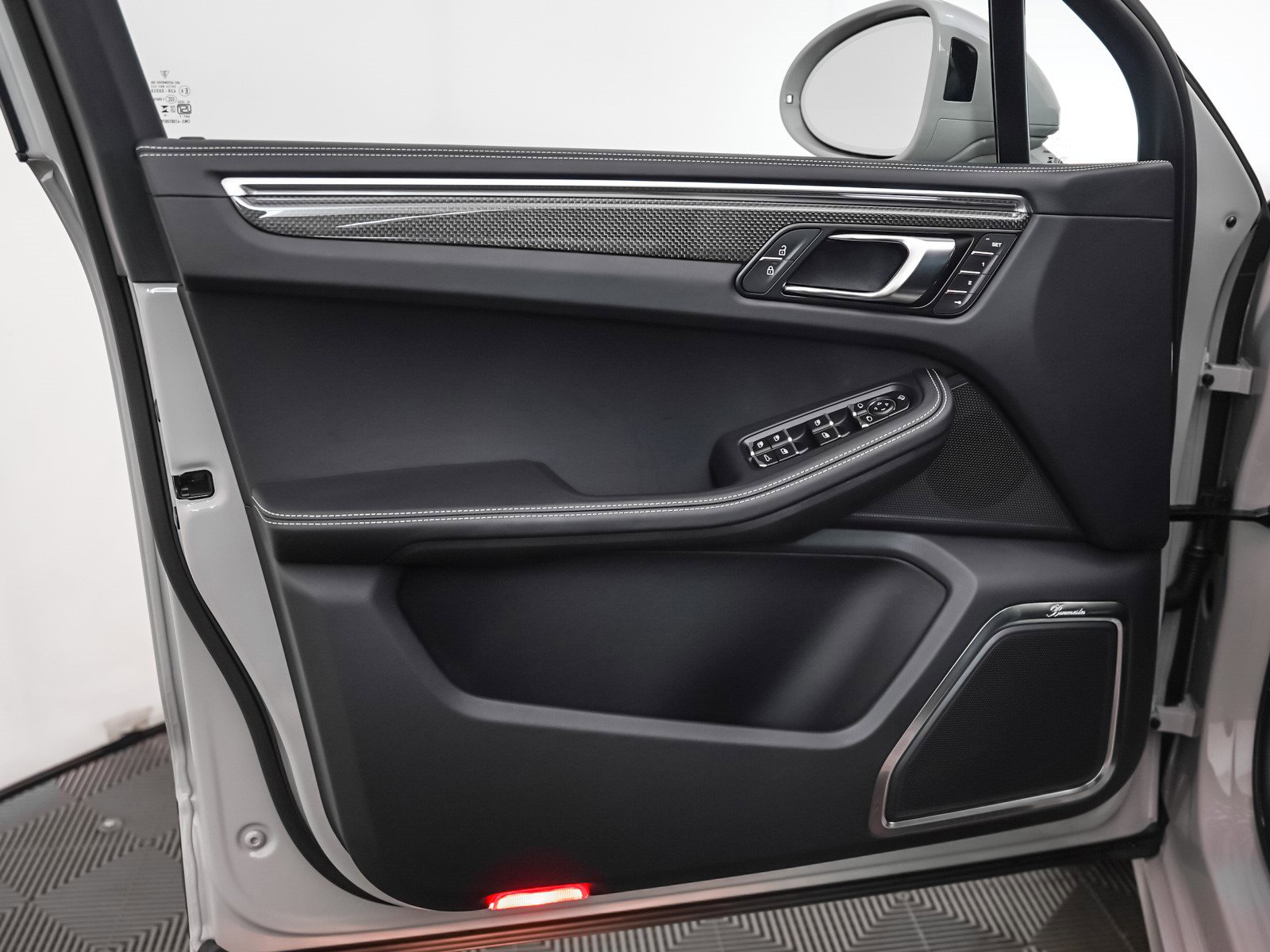 Used 2026 Porsche Macan GTS image 25