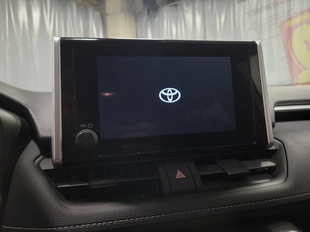 Used 2024 Toyota RAV4 LE AWD/4WD image 15