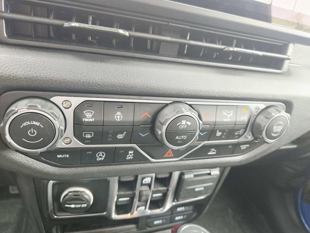 Certified 2025 Jeep Wrangler Sport S image 29