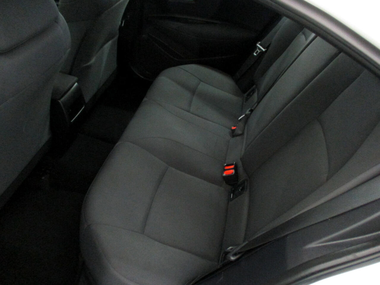 Used 2021 Toyota Corolla LE image 10