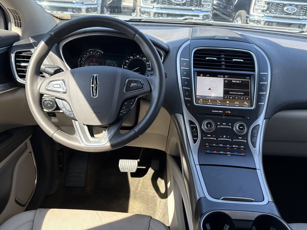 Used 2017 Lincoln MKX Reserve AWD/4WD image 22