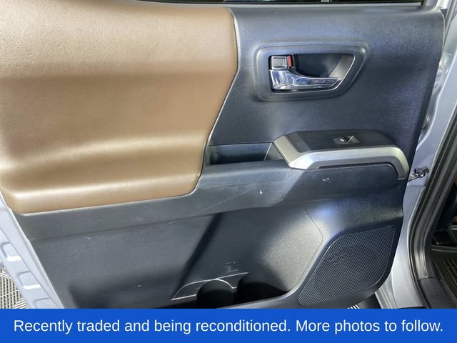 Used 2017 Toyota Tacoma Limited w/ Tow Package AWD/4WD image 29