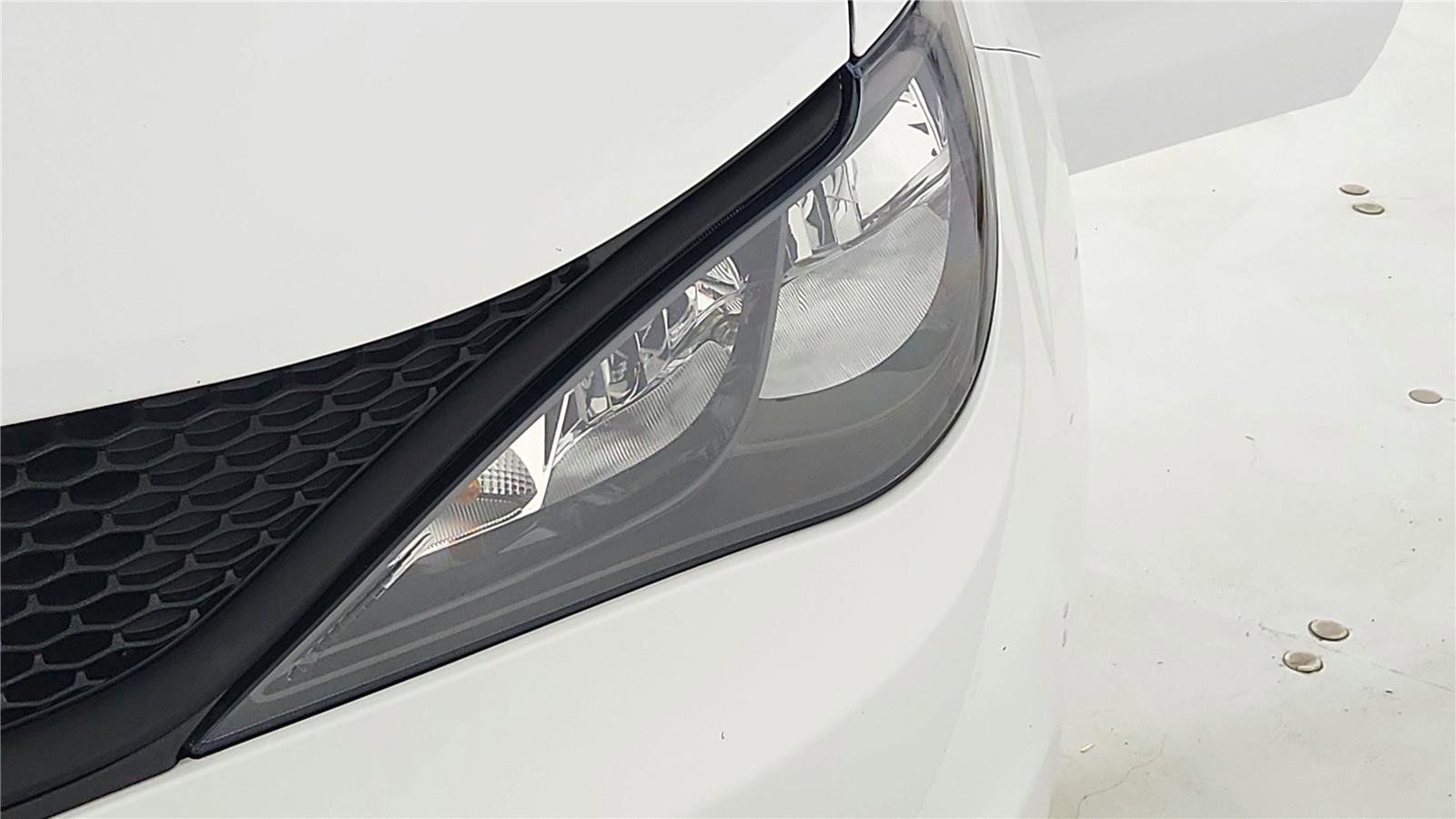 Used 2024 Chrysler Voyager LX FWD image 29