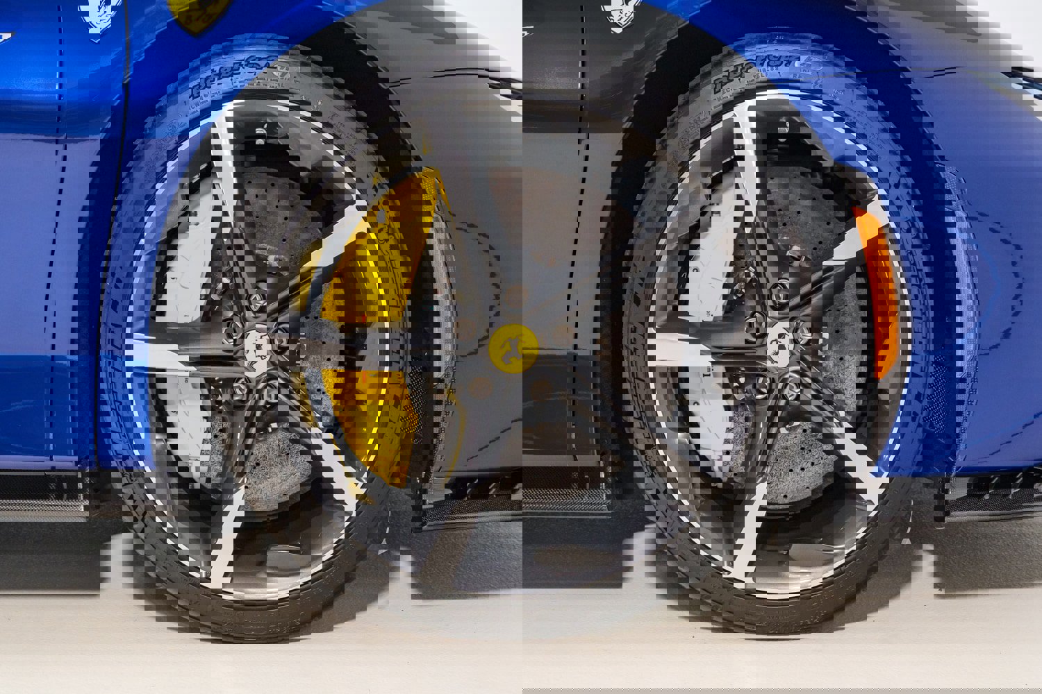 Used 2022 Ferrari SF90 Spider image 24