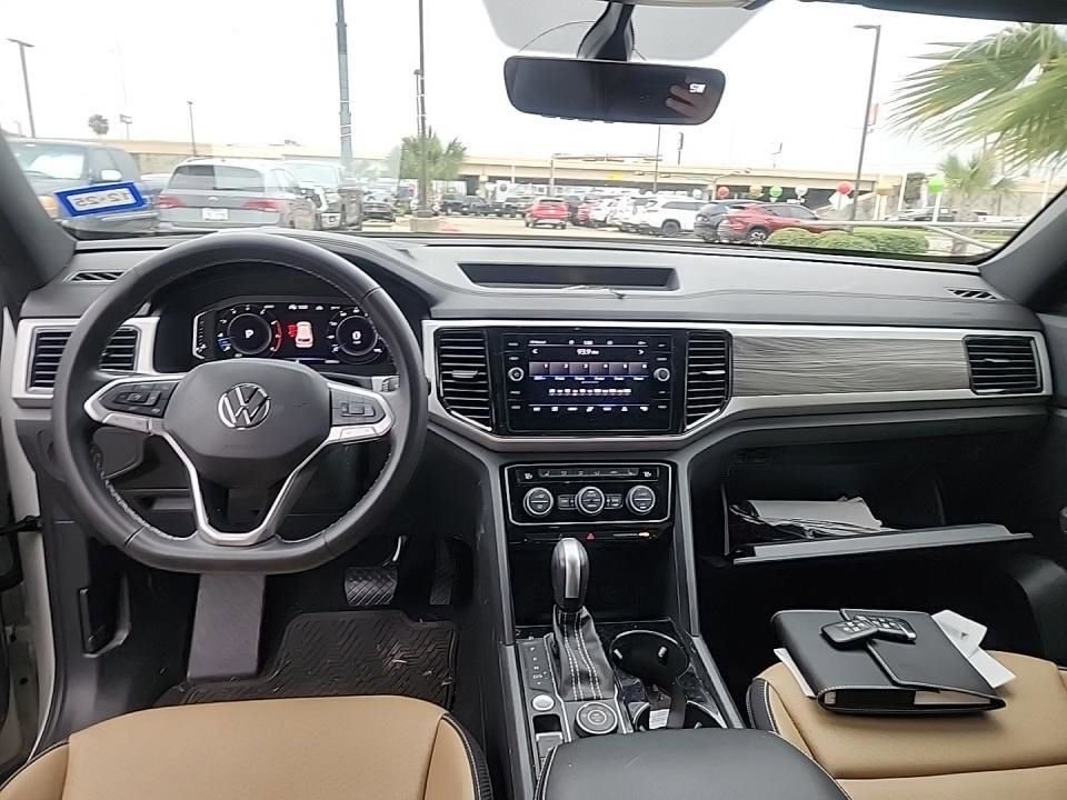 Used 2022 Volkswagen Atlas Cross Sport SE w/ Black Wheel Package image 35