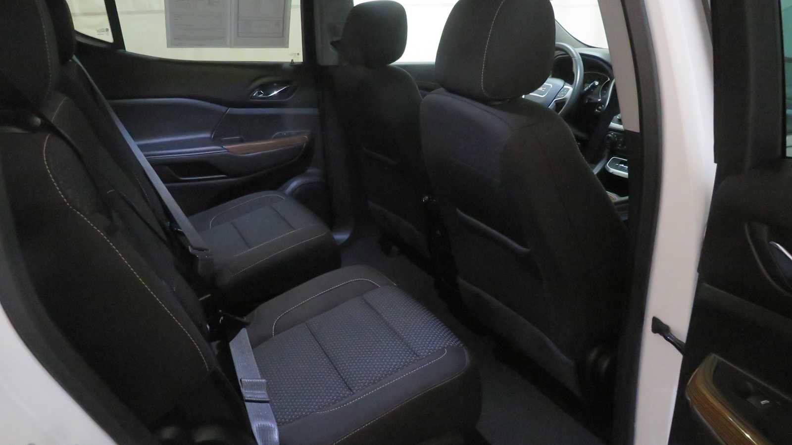 Used 2023 GMC Acadia SLE w/ Driver Convenience Package image 25