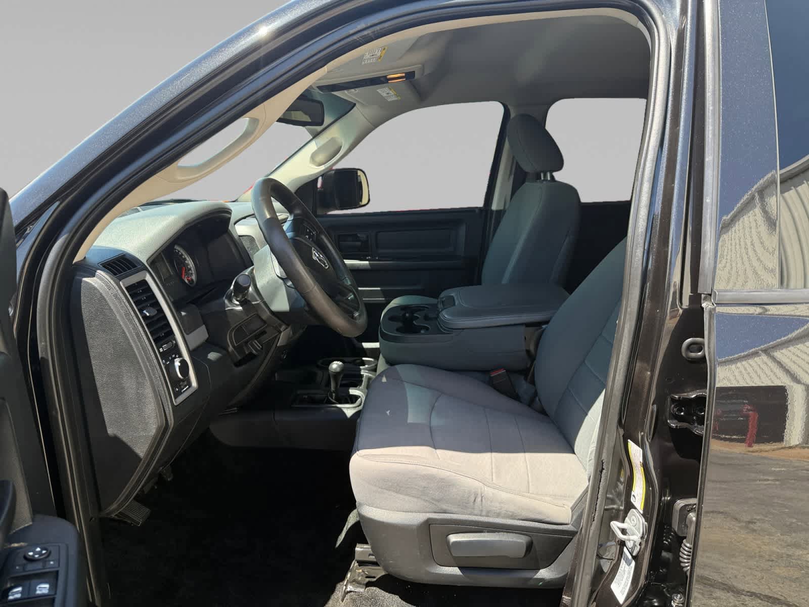Used 2015 RAM 2500 Tradesman w/ Chrome Appearance Group AWD/4WD image 11