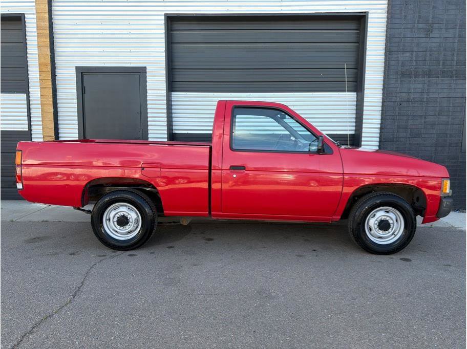 Used 1995 Nissan Pickup 2WD Regular Cab image 10
