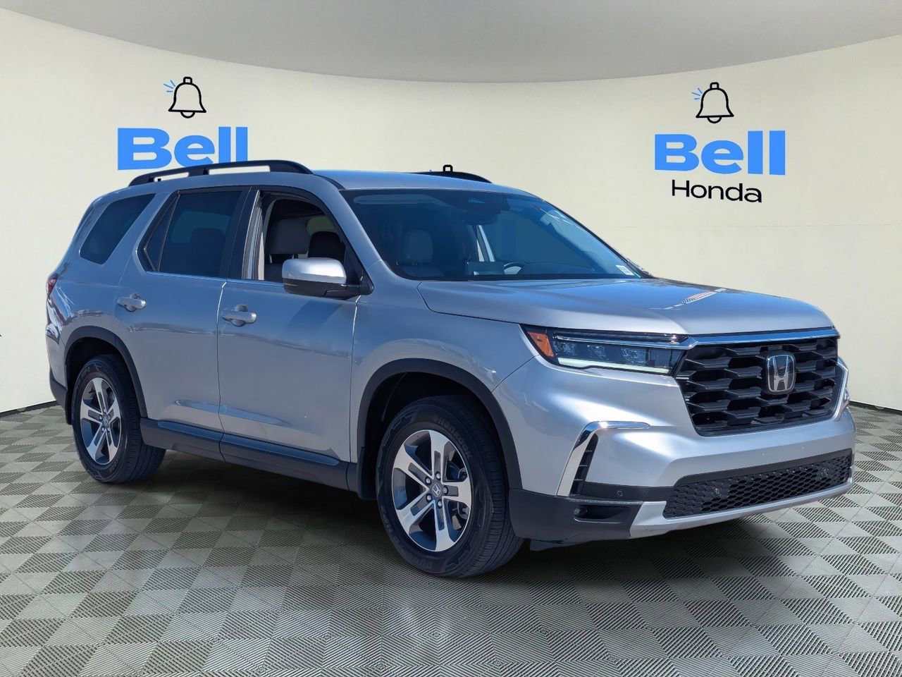 Used 2025 Honda Pilot EX-L image 6