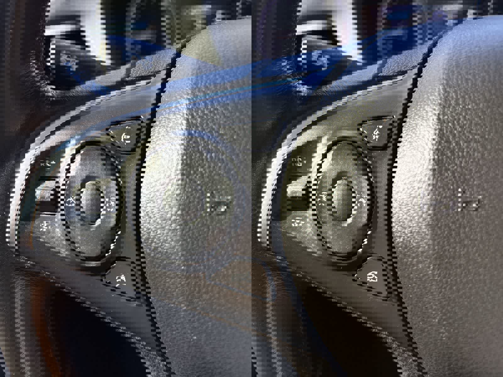 Used 2019 Buick Enclave Essence image 29