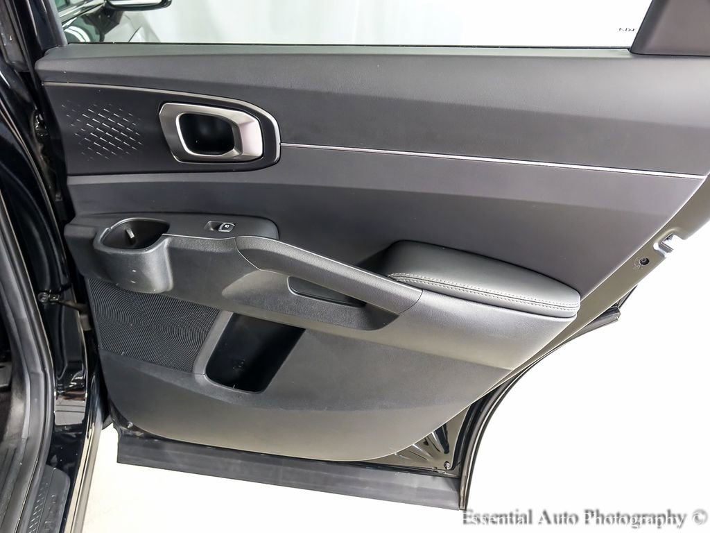 Used 2024 Kia Sorento S image 24