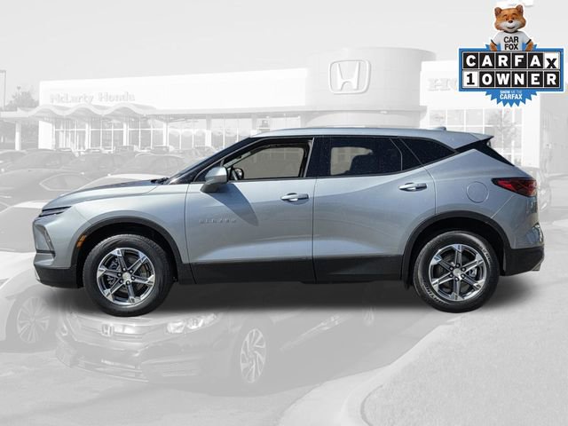 Used 2025 Chevrolet Blazer LT image 2