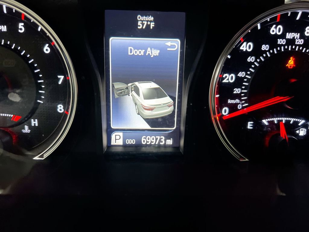 Used 2017 Toyota Camry SE FWD image 13