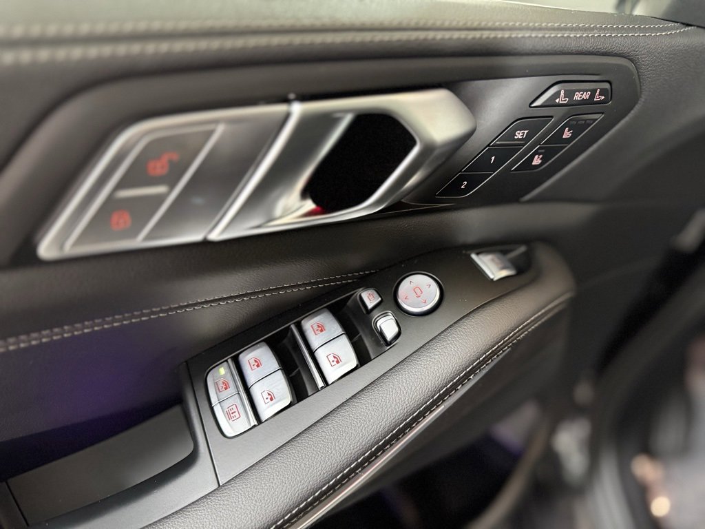 Used 2022 BMW X7 xDrive40i w/ Executive Package image 24