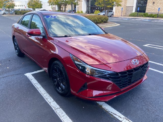 Used 2023 Hyundai Elantra Blue FWD image 4