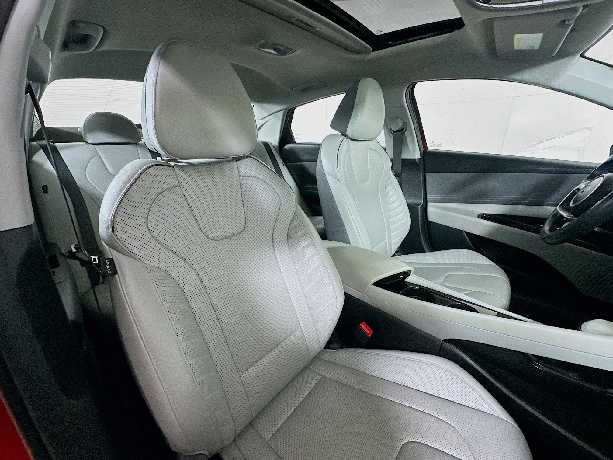 Certified 2024 Hyundai Elantra Limited FWD image 28