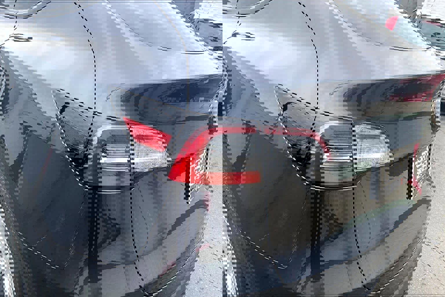 Used 2024 Tesla Model Y Long Range image 27