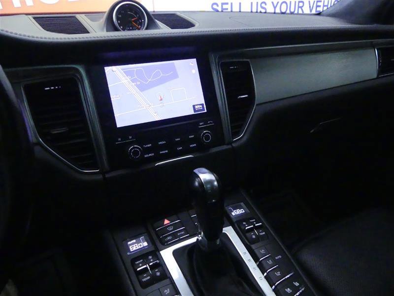 Used 2018 Porsche Macan Turbo image 14