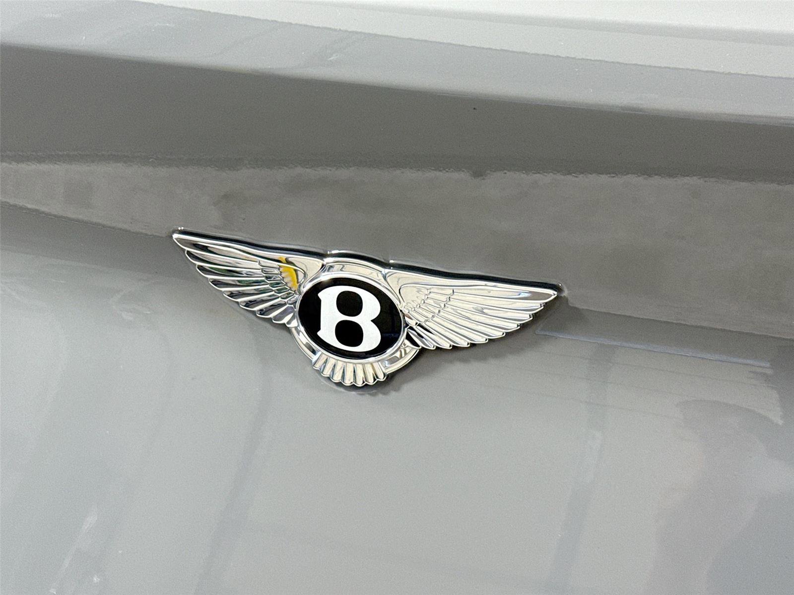 Used 2022 Bentley Bentayga image 37