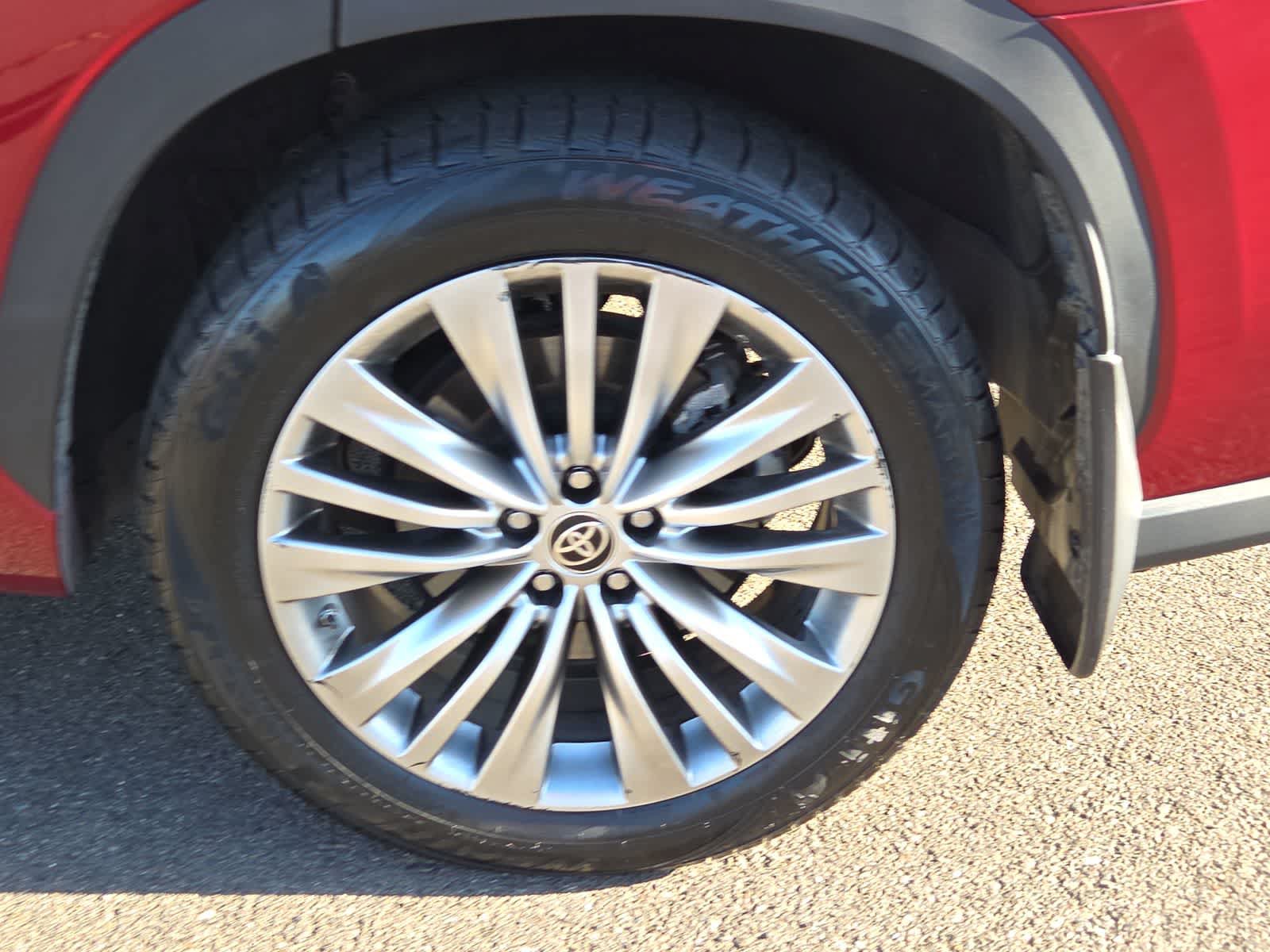 Used 2022 Toyota Highlander Platinum AWD/4WD image 16