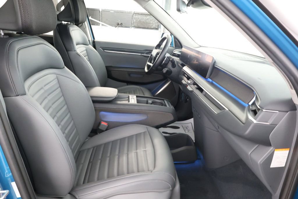 Used 2024 Kia EV9 Land image 26