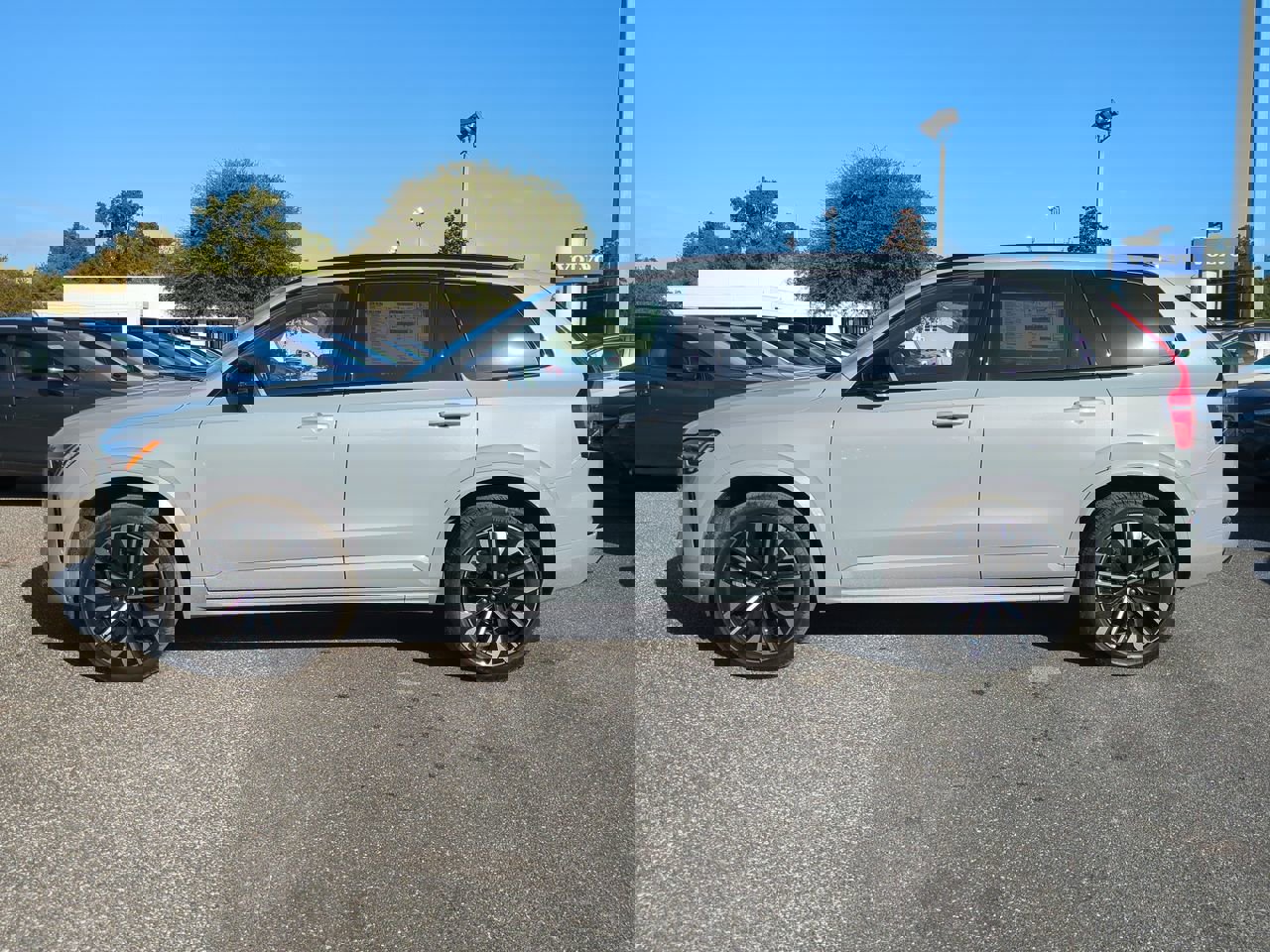 New 2026 Volvo XC90 B6 Ultra w/ Lounge Package image 7