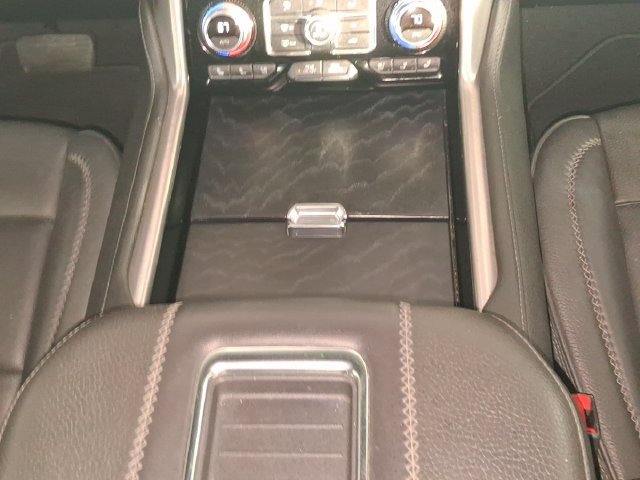 Used 2022 GMC Yukon Denali RWD image 6