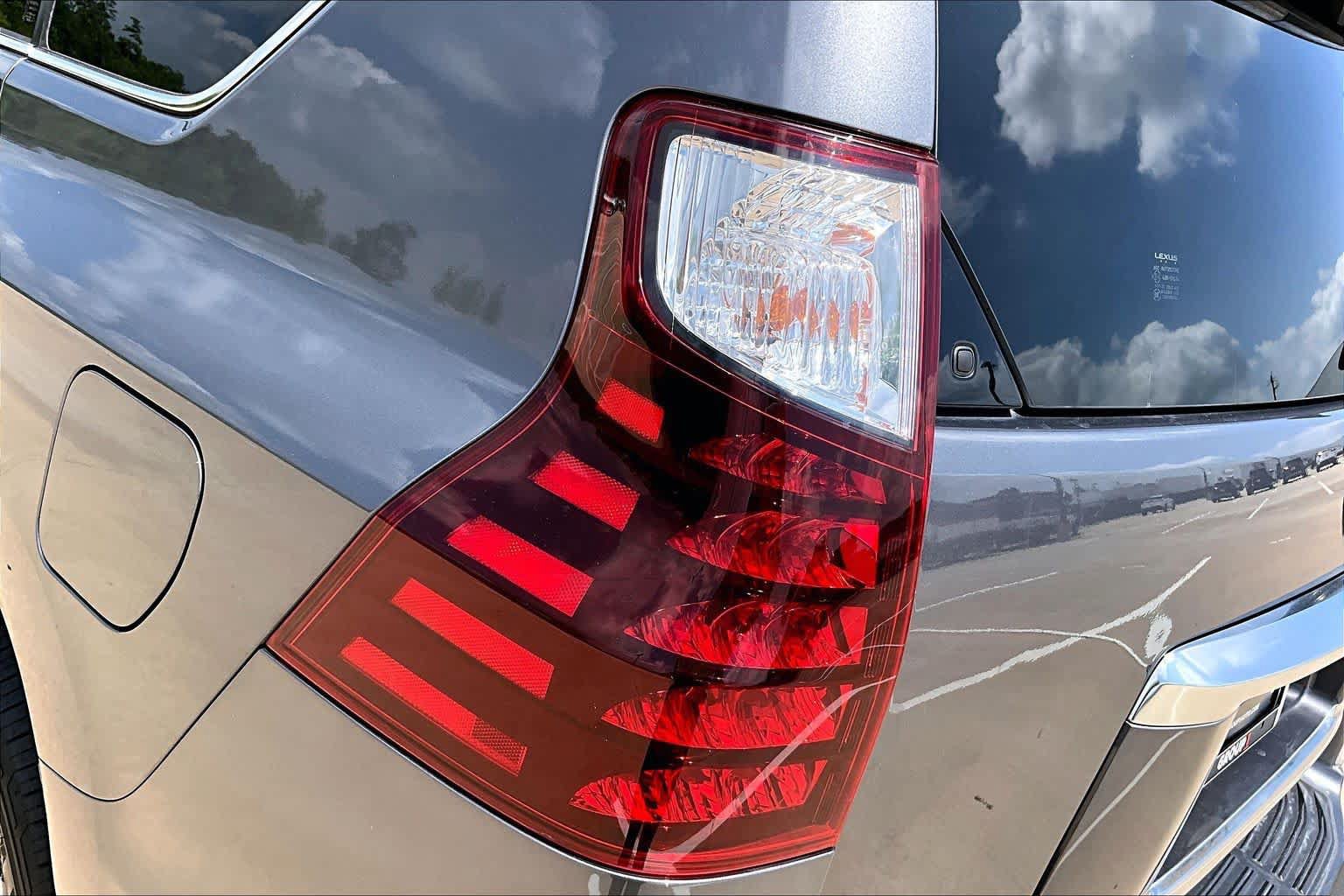 Certified 2022 Lexus GX 460 Luxury w/ Sport Design Package AWD/4WD image 29