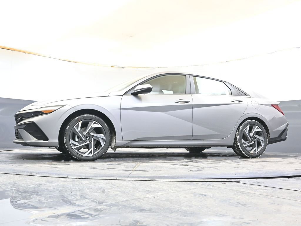 New 2026 Hyundai Elantra Limited image 41