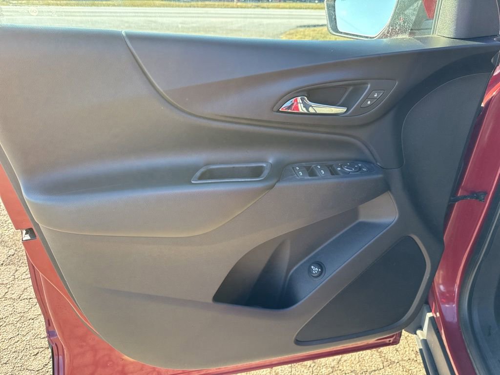 Used 2018 Chevrolet Equinox LT image 42