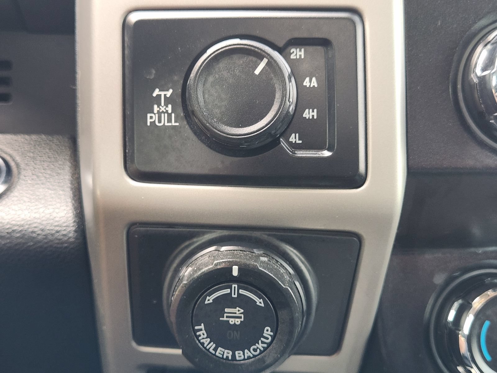 Used 2019 Ford F150 Lariat AWD/4WD image 23
